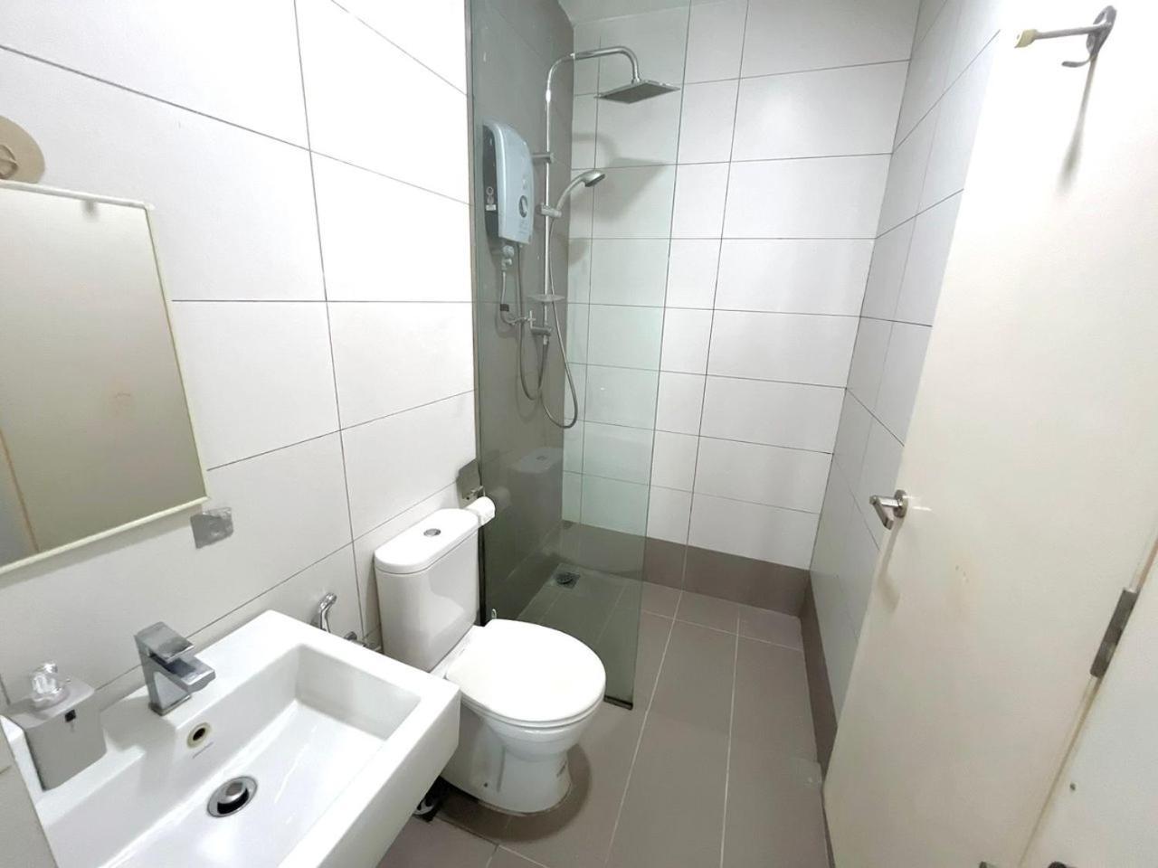 Apartment Pj 2 Id Design 1-8 Pax 5 Min To One U Petaling Jaya